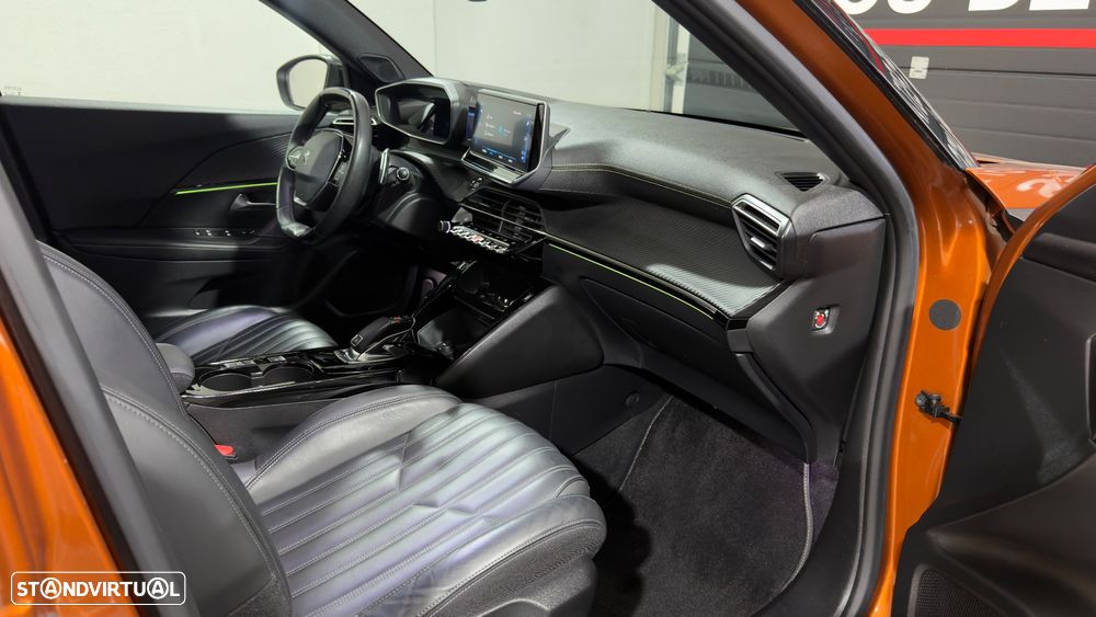 Peugeot 2008 PureTech 155 EAT8 GT - 14