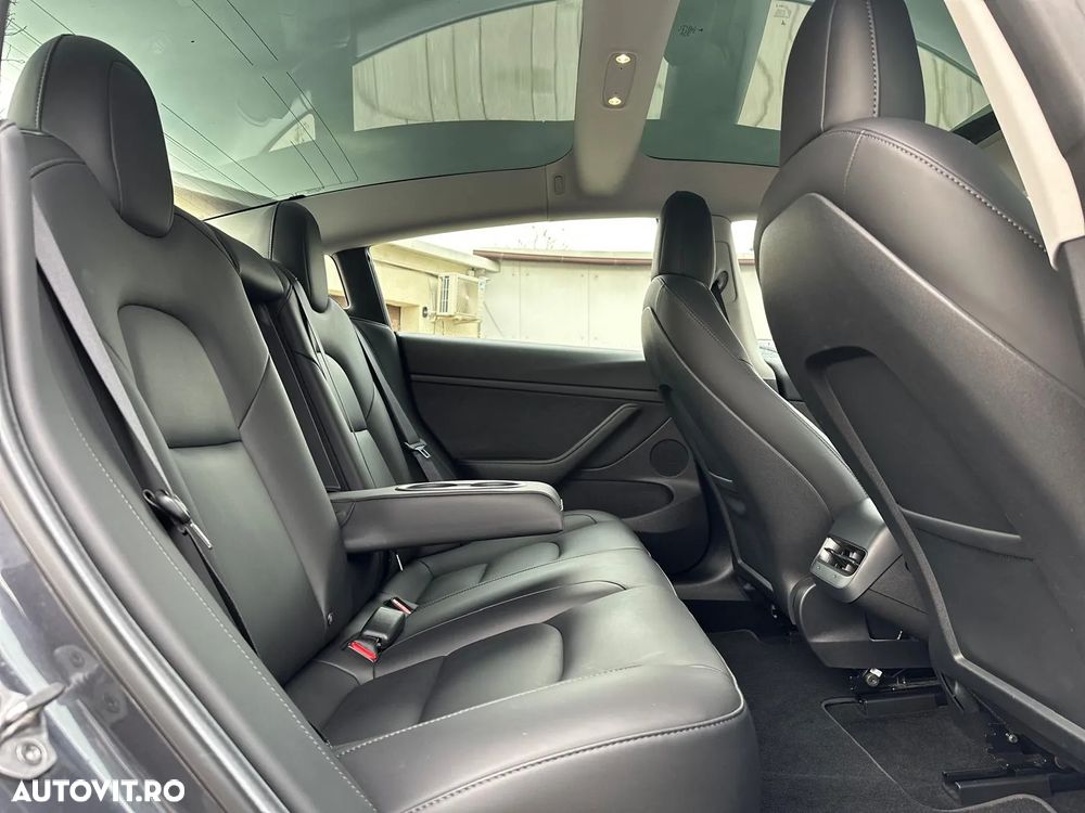 Tesla Model 3 Langstreckenbatterie Allradantrieb Dual Motor - 27