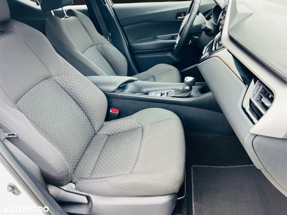 Toyota C-HR Hybrid Business-Edition - 16