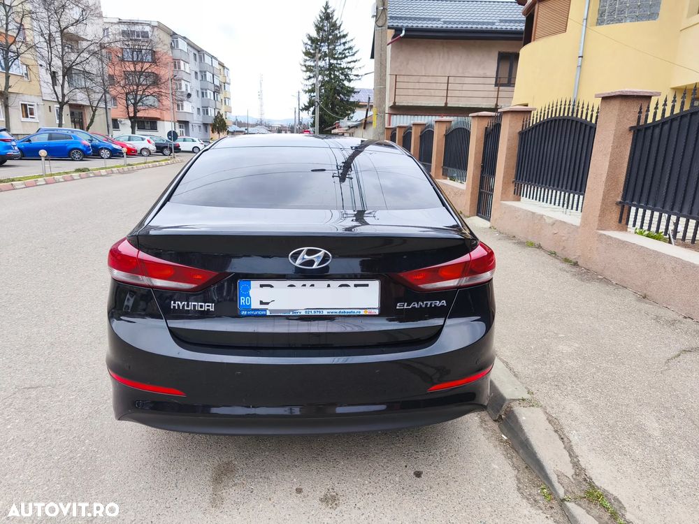 Hyundai Elantra ver-1-6-mpi-comfort - 5