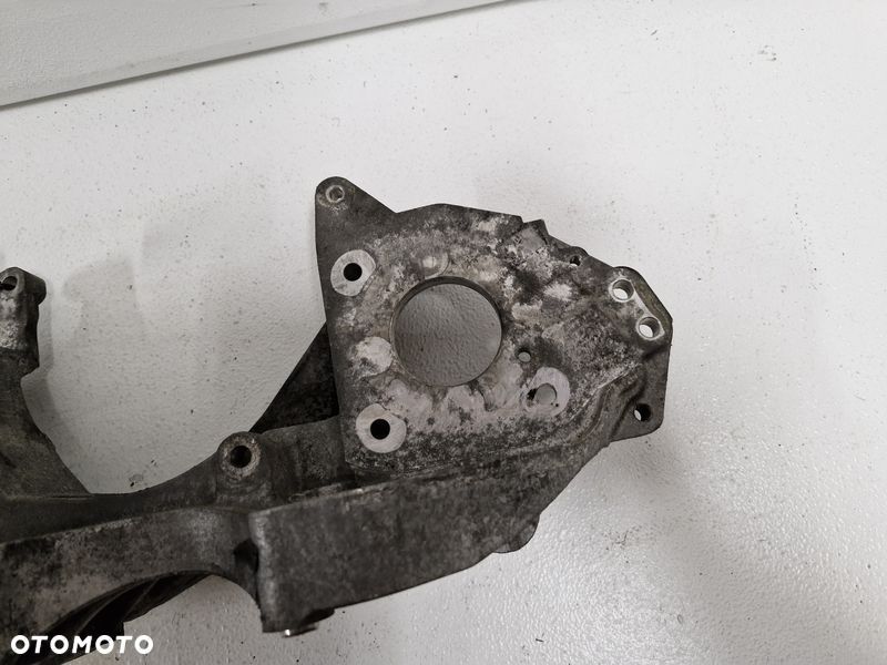 AUDI A4 B8 2.0 TDI ŁAPA WSPORNIK MOCOWANIE ALTERNATORA 031903139H - 4