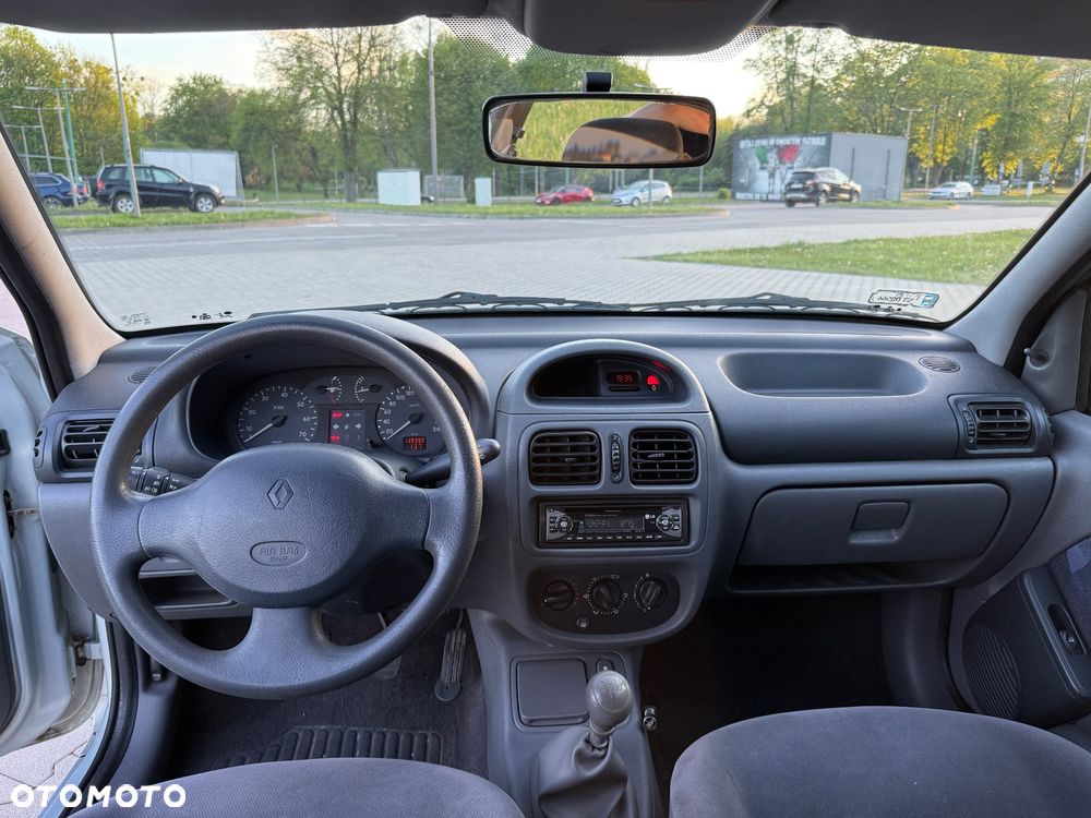 Renault Clio 1.4i RT - 14