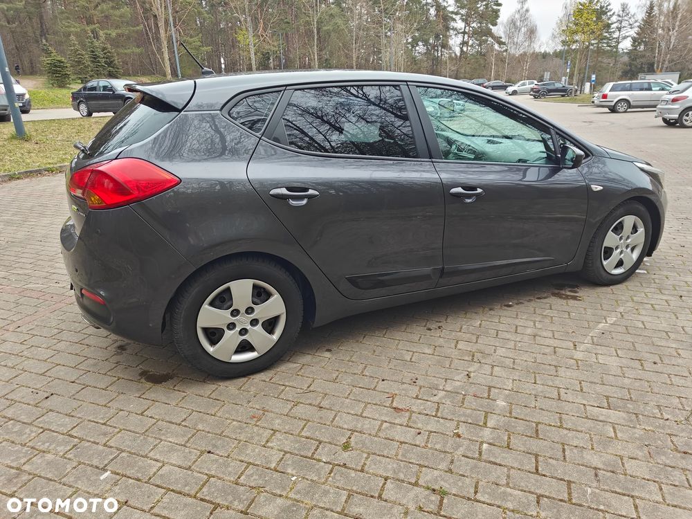 Kia Ceed - 8