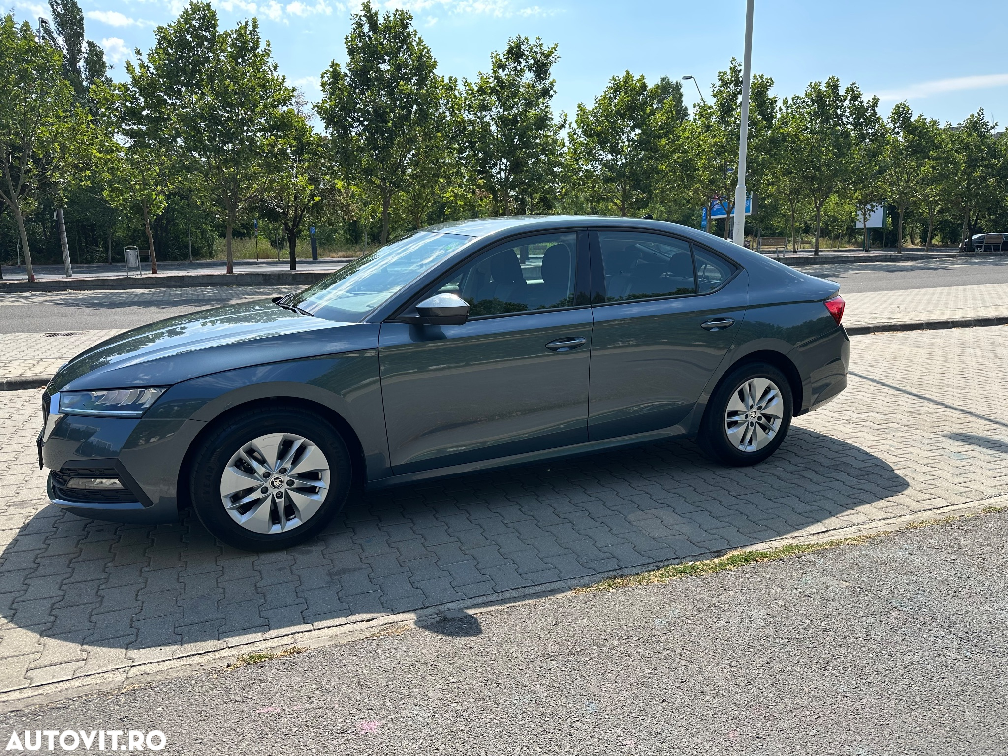 Skoda Octavia 2.0 TDI DSG Style - 2