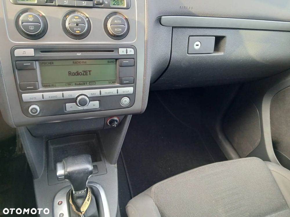 Volkswagen Touran - 15