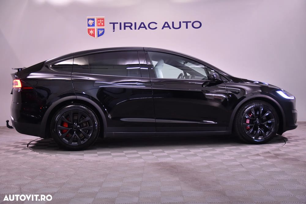 Tesla Model X - 6