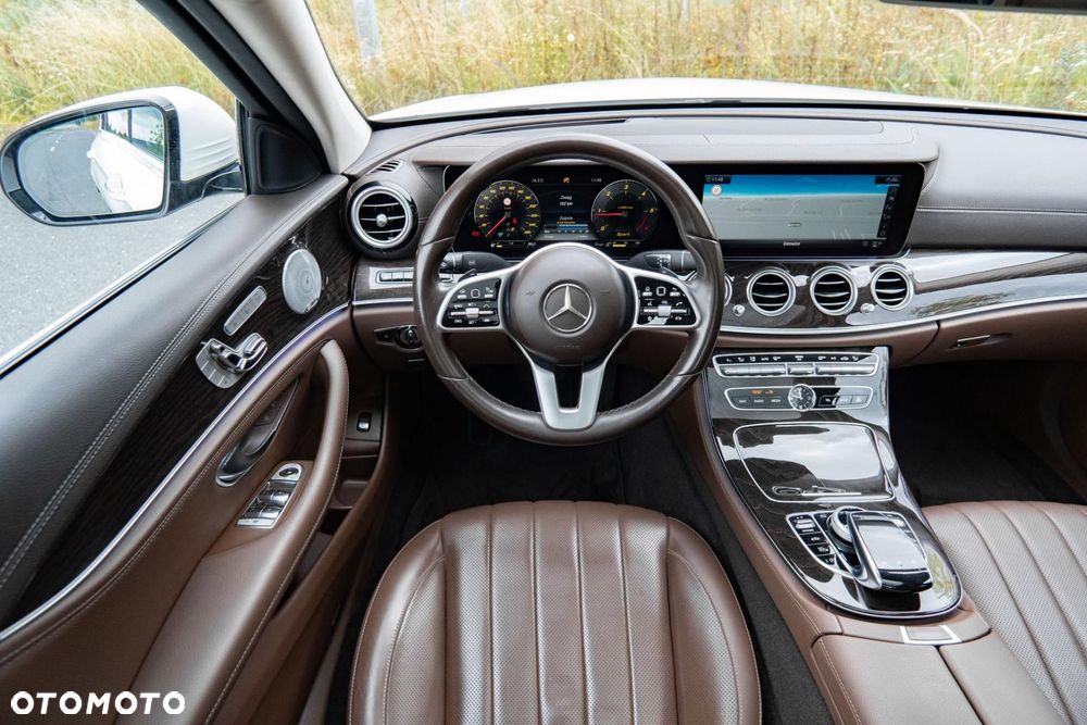 Mercedes-Benz Klasa E 220 d 9G-TRONIC Exclusive - 12