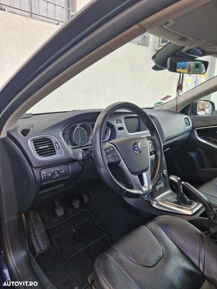 Volvo V40 D2 DRIVe Kinetic - 2