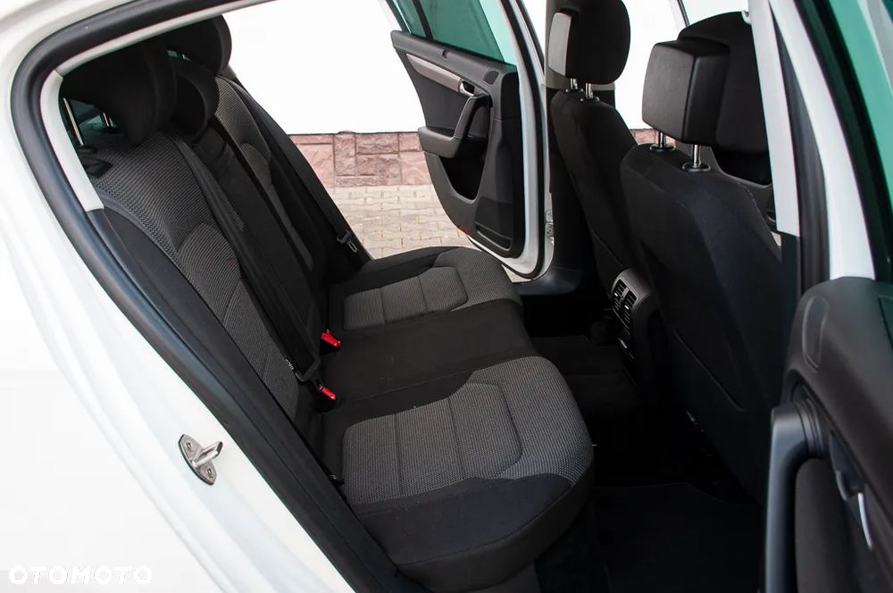 Volkswagen Passat 2.0 Blue TDI SCR Highline - 28