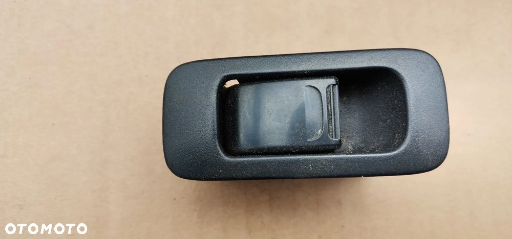 PRZELACZNIK SZYBY PRAWY SUZUKI JIMNY