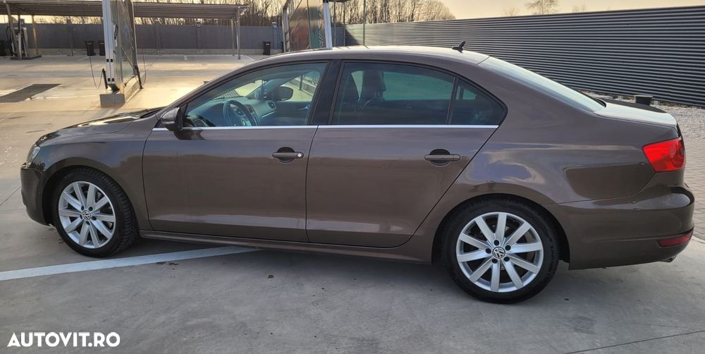 Volkswagen Jetta 1.4 TSI Sportline - 4
