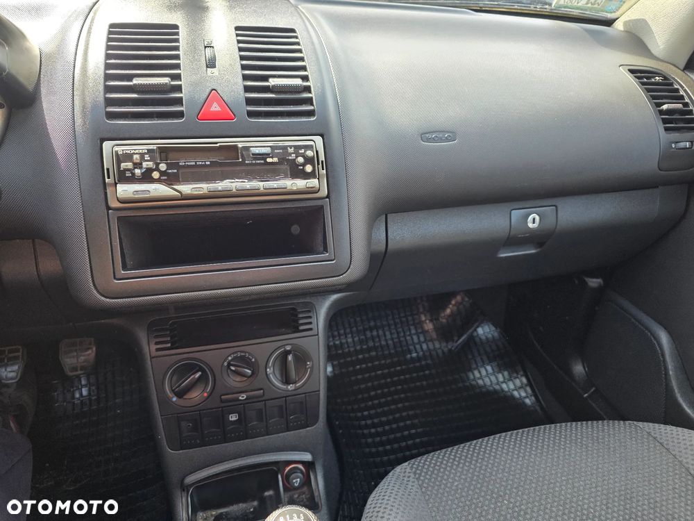 Volkswagen Polo 1.4 Basis - 9