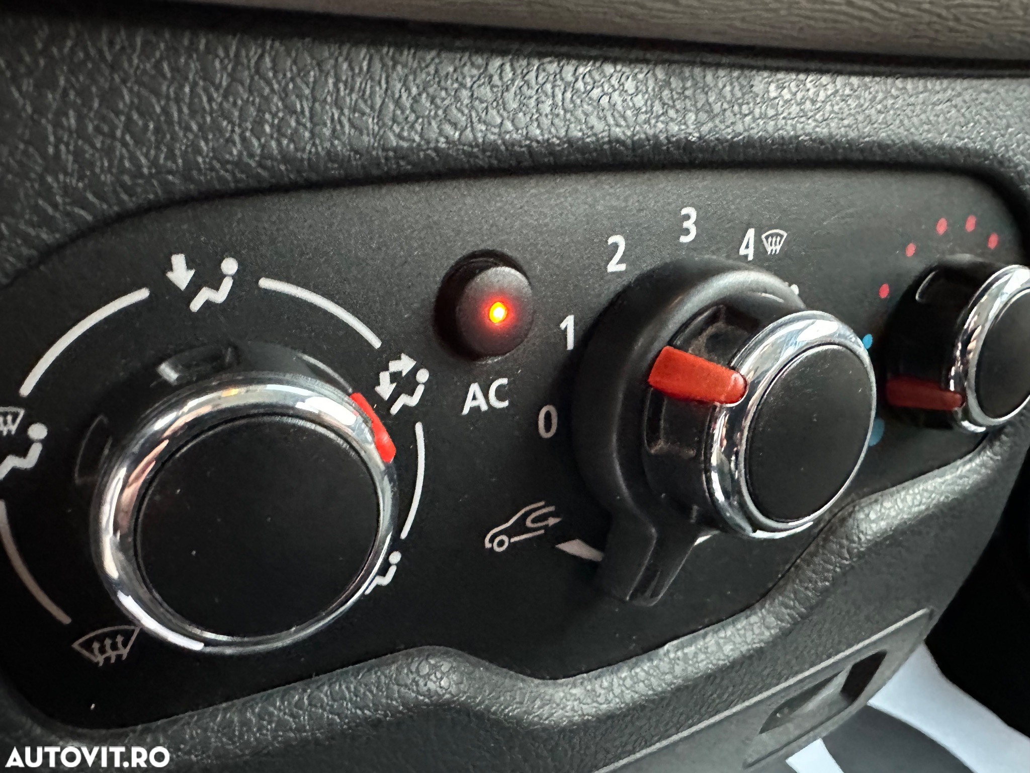 Dacia Lodgy dCi 110 Prestige - 23