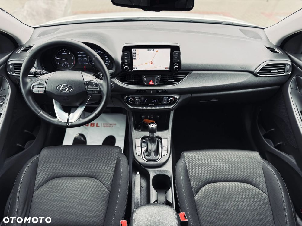 Hyundai i30 1.6 CRDi BlueDrive Premium DCT - 22