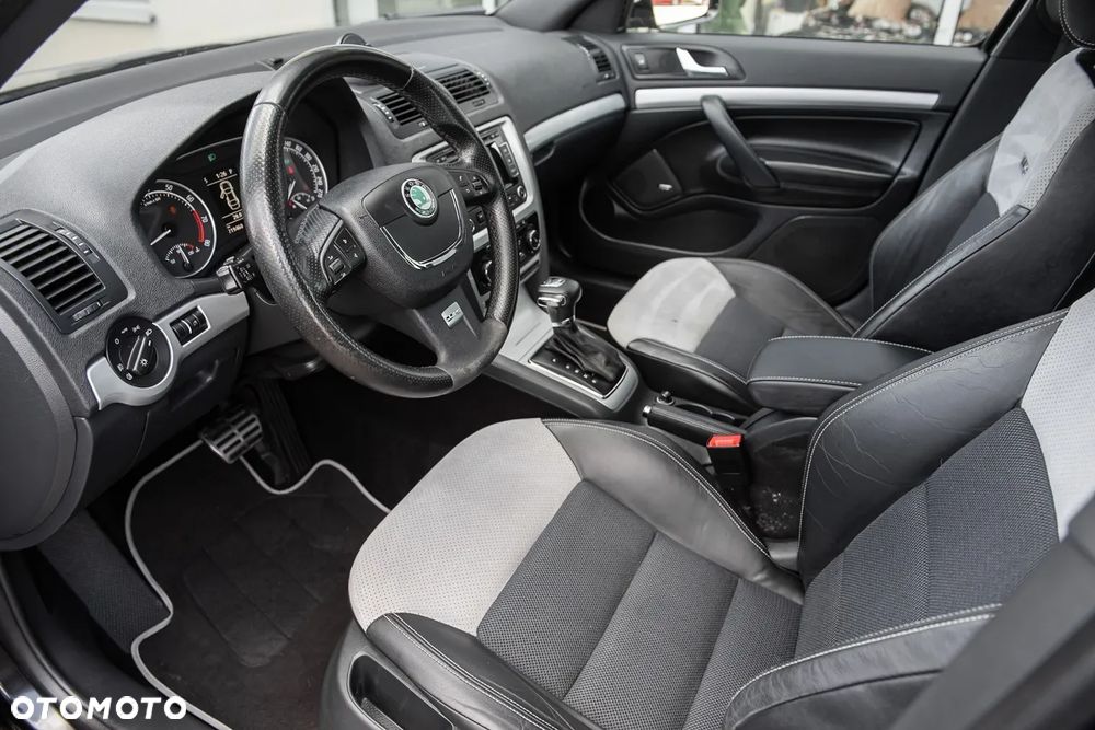 Skoda Octavia 2.0 TSI DSG RS - 34