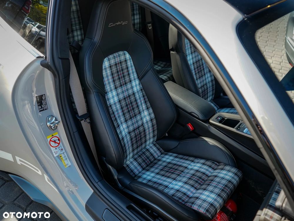 Porsche 911 Turbo 50 Years - 38