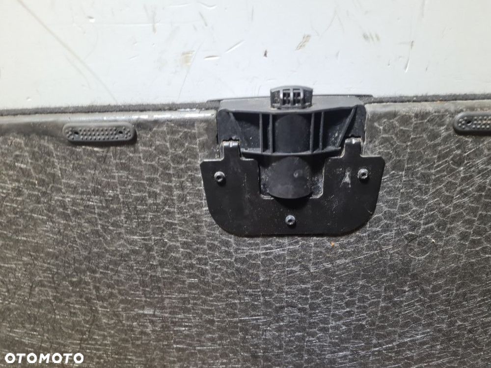 WYKŁADZINA BAGAŻNIKA MERCEDES-BENZ W169 - 3