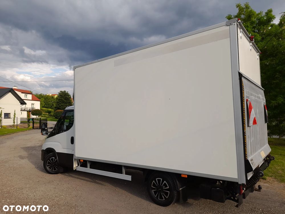Iveco DAILY 35s180 silnik 3.0 180koni HI-matic Automatyczna skrzynia biegów FULL Wyposażenie!!! KONTENER 8 PALET 430X220X240 wysoki!! winada PALFINGER  Polski salon GWARANCJA przebiegu!!! - 10