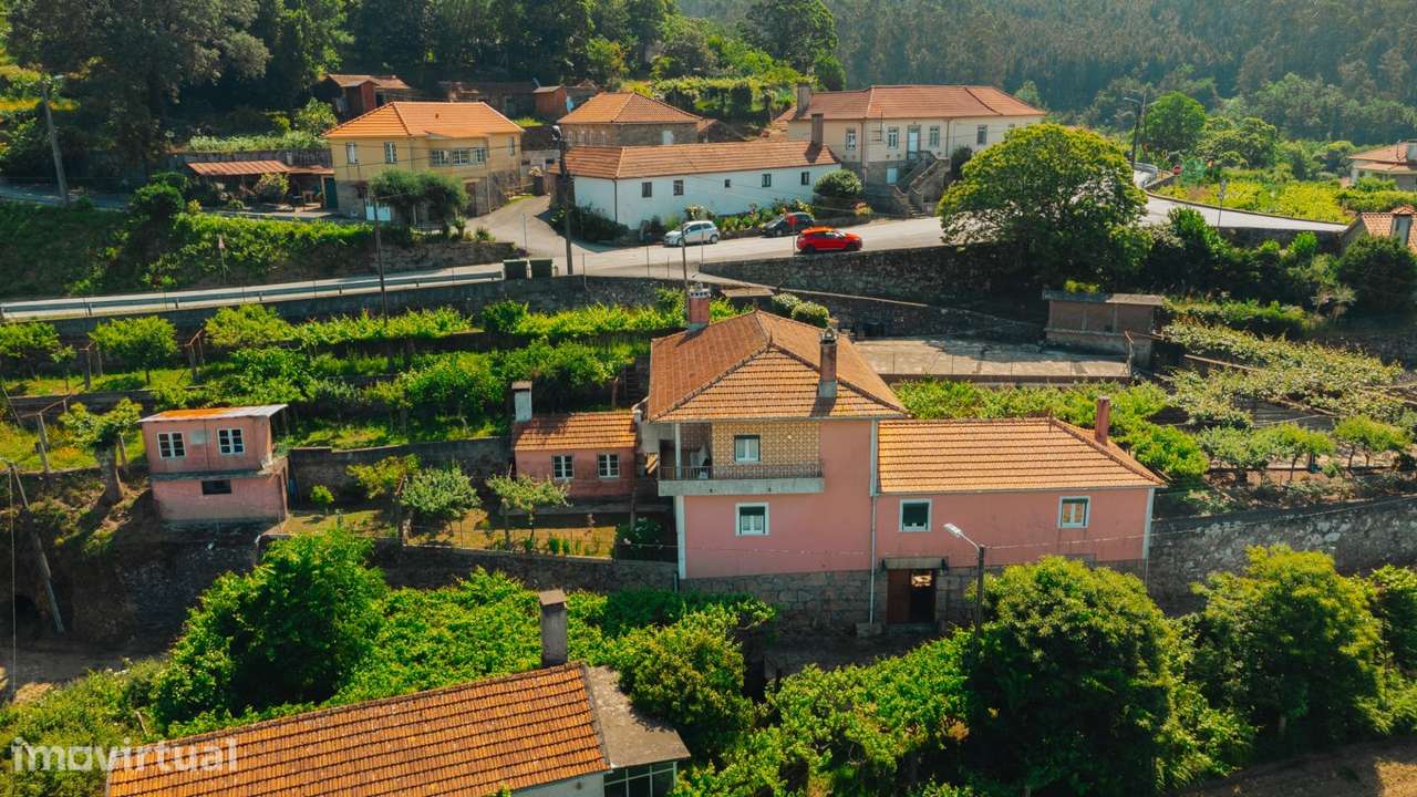 Moradia T5+1 com Anexos e Terreno | Sapardos, Vila Nova de Cerveira - Grande imagem: 2/45