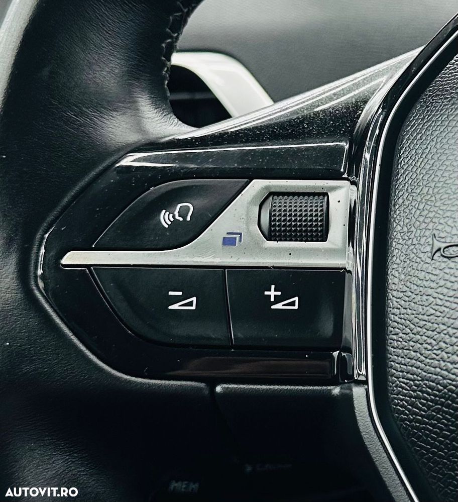 Peugeot 3008 PureTech 130 Stop & Start GPF Allure - 25