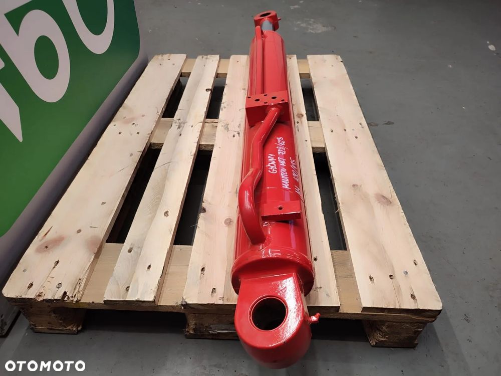Siłownik główny podnoszenia ramienia Manitou MLT - 4