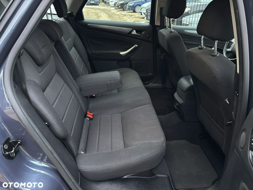 Ford Mondeo - 23