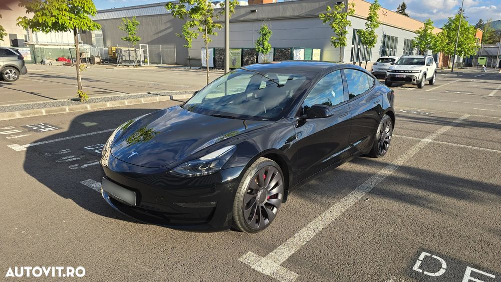 Tesla Model 3 - 1