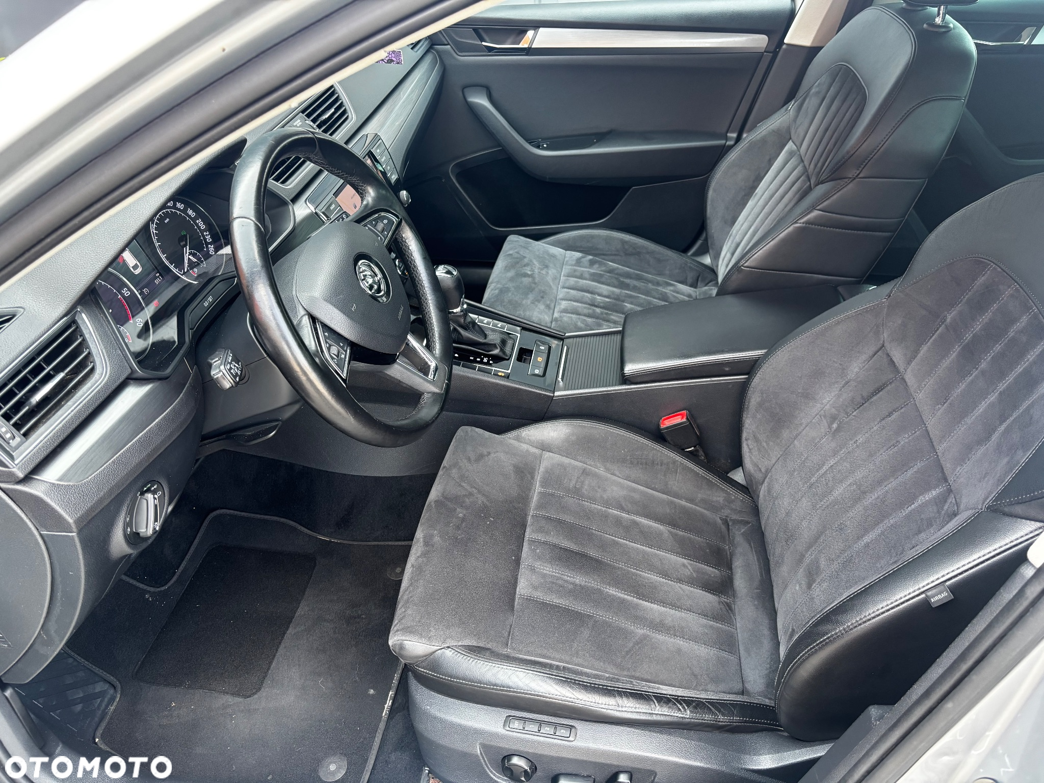 Skoda Superb 2.0 TDI DSG Style - 29