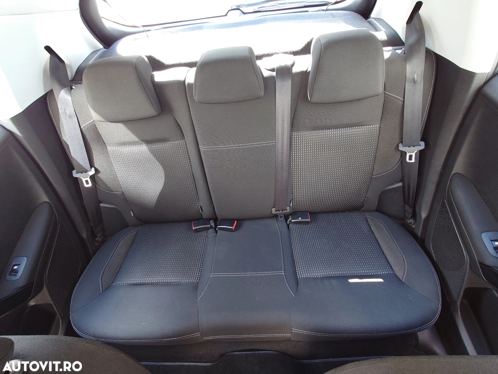 Peugeot 208 1.2 L PureTech Allure - 27