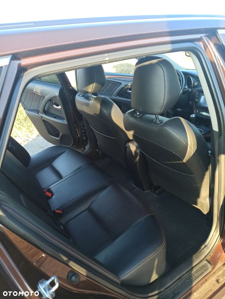 Toyota Avensis 2.0 D-4D Premium - 10