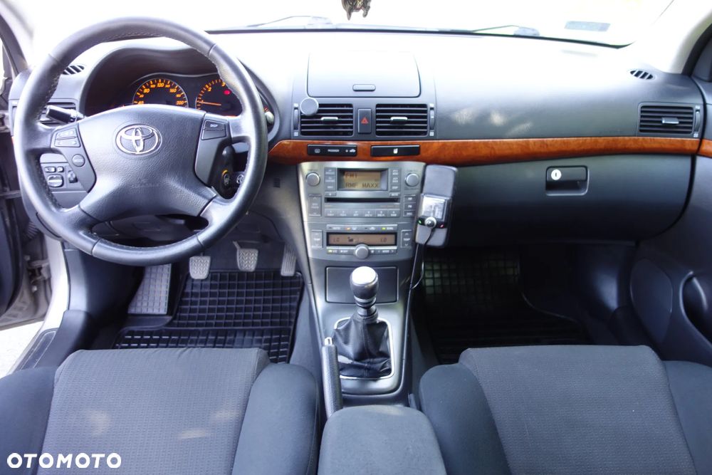 Toyota Avensis 2.2 D-4D Prestige Gold - 5
