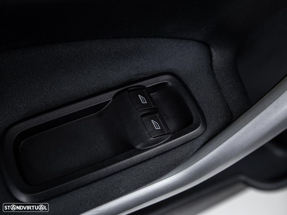 Ford Fiesta - 12