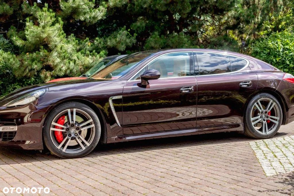Porsche Panamera Turbo - 1