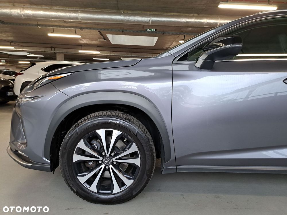 Lexus NX 300h F Impression AWD - 36