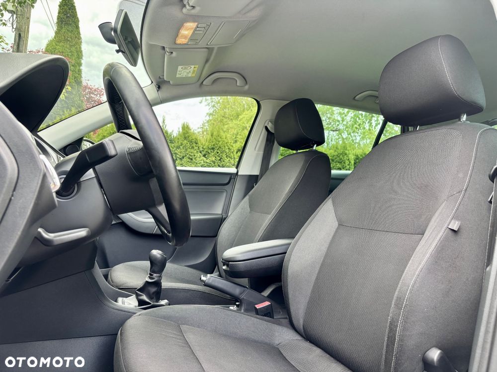 Skoda RAPID 1.2 TSI Ambition - 17