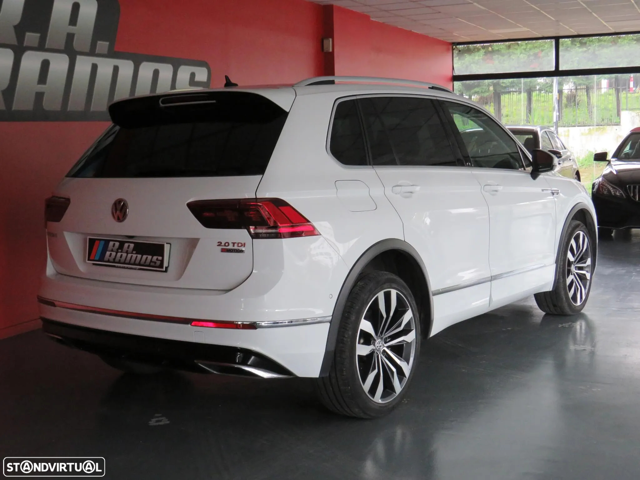 VW Tiguan 2.0 TDI R-Line DSG 4Motion - 6