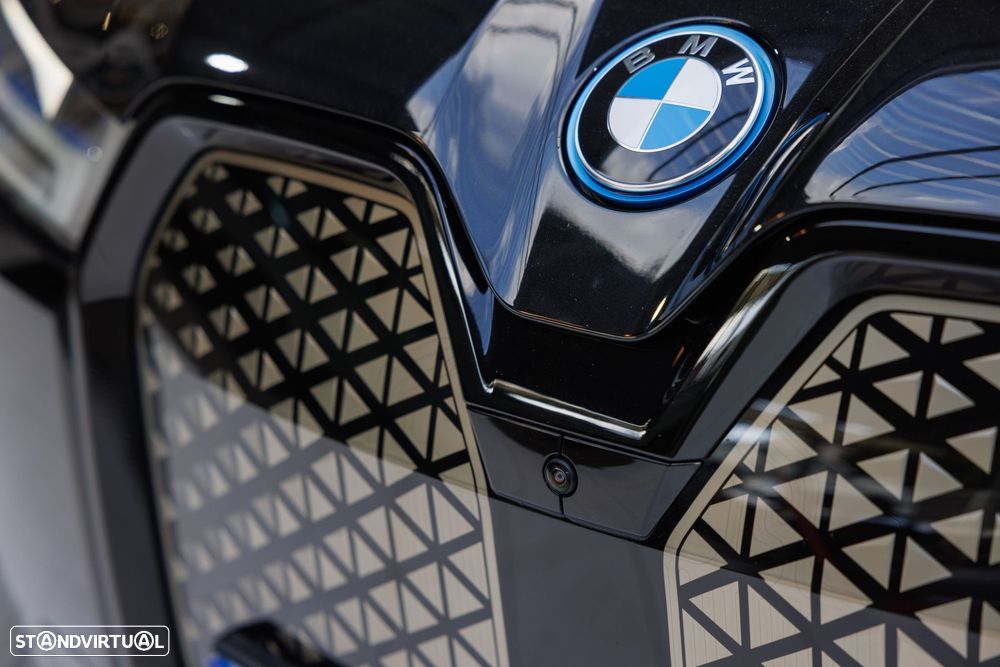BMW iX xDrive 50 Pack Desportivo - 41