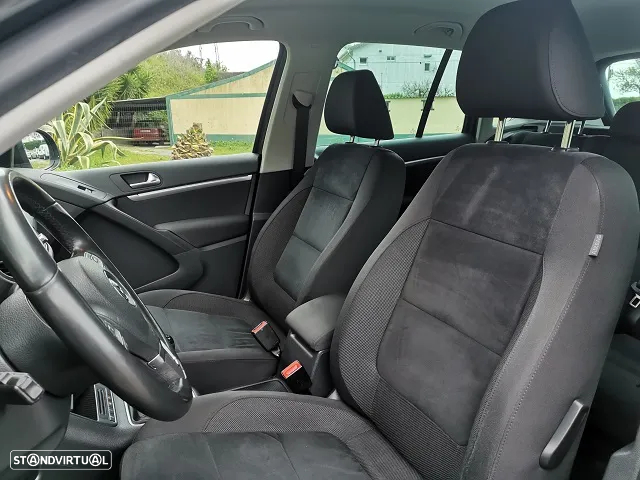VW Tiguan 2.0 TDi Sport BlueMotion - 23