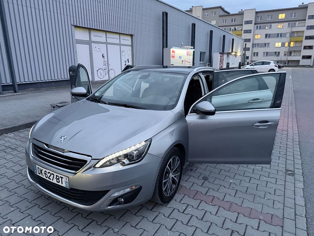 Peugeot 308 PureTech 130 GPF Stop & Start Allure Business-Paket - 4