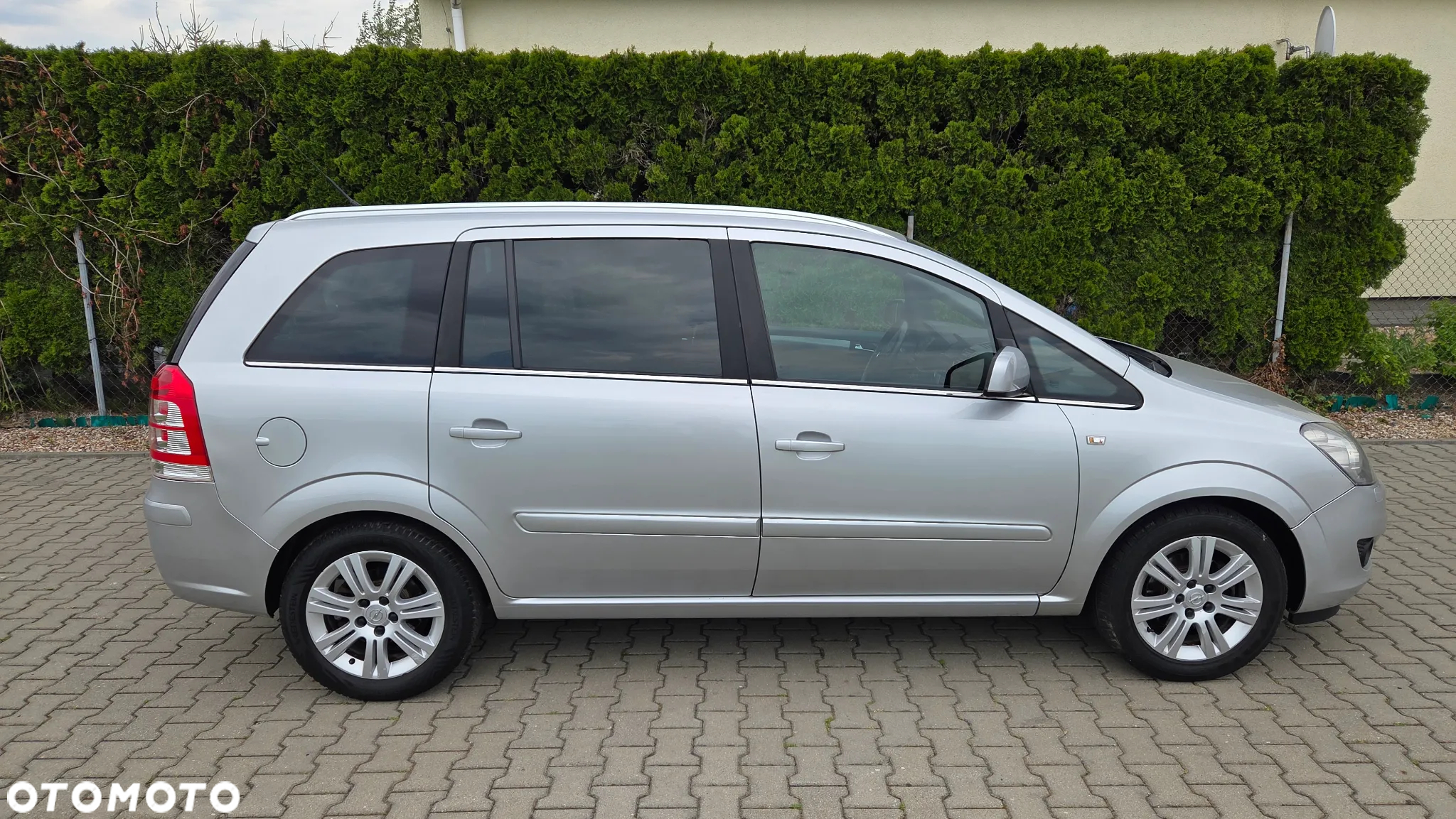 Opel Zafira 1.8 Cosmo - 10