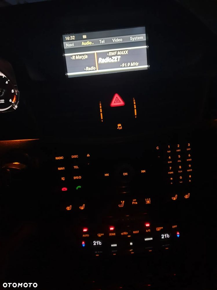 Mercedes-Benz Klasa E 350 CDI DPF 4Matic BlueEFFICIENCY 7G-TRONIC Avantgarde - 36