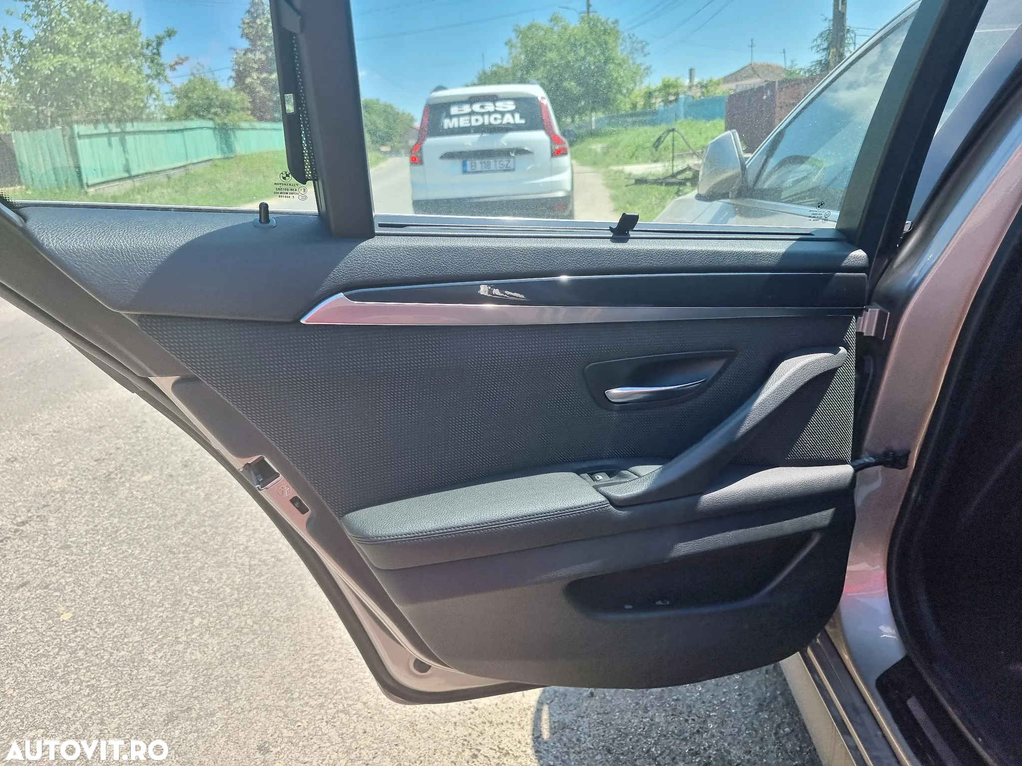 BMW Seria 5 530d xDrive Touring - 15
