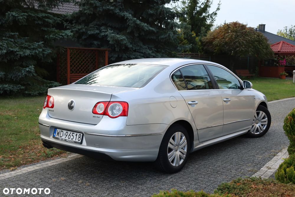 Volkswagen Passat 2.0 TDI DPF Highline - 4