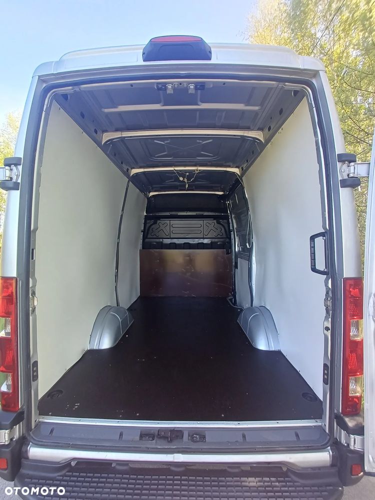 Iveco 40C12 - 24