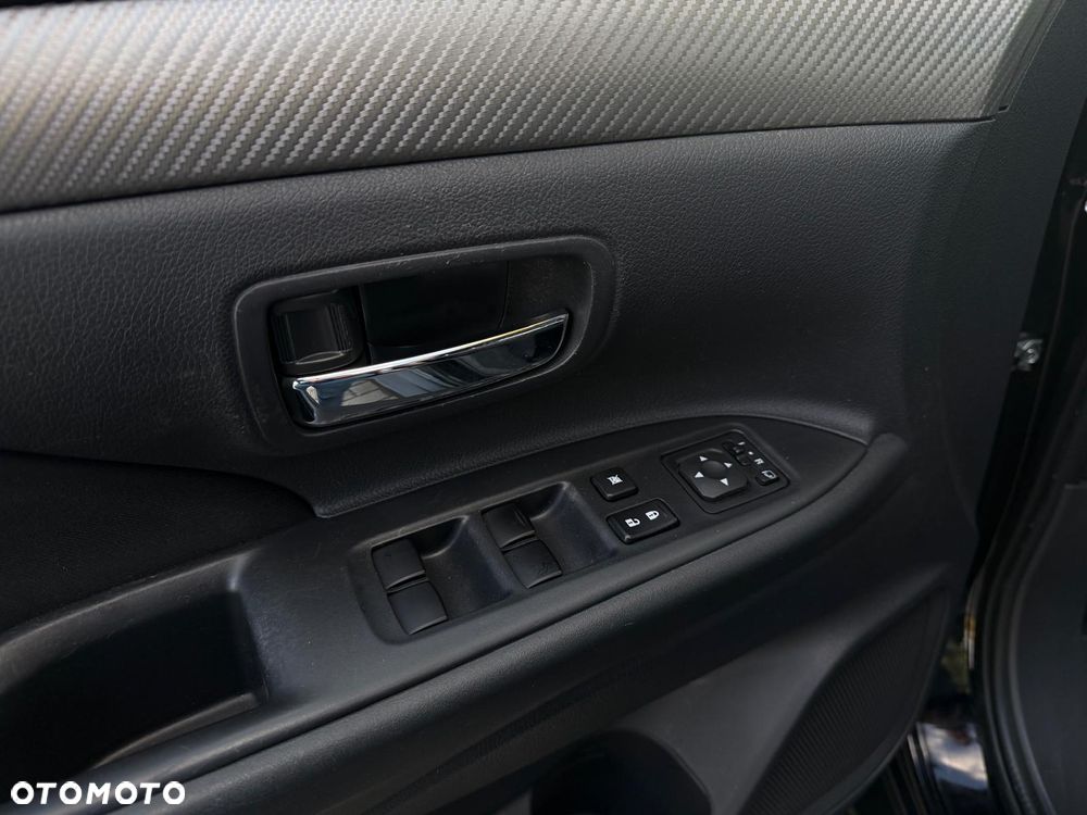 Mitsubishi Outlander 2.2 DI-D 4WD Top - 21