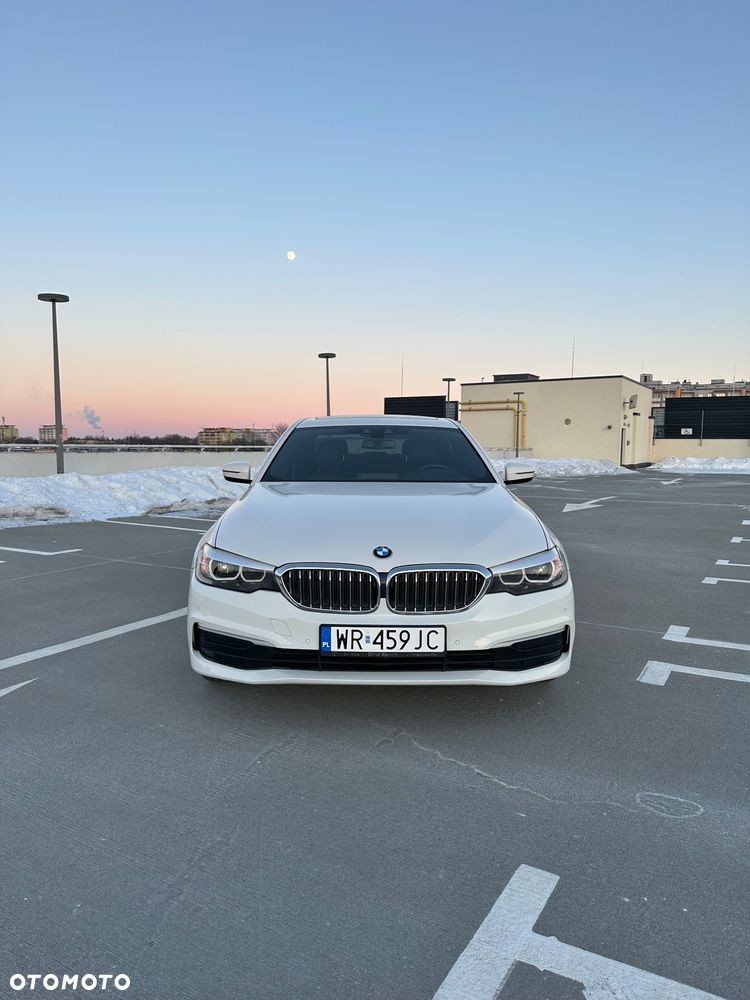BMW Seria 5 530i xDrive Sport Line - 2