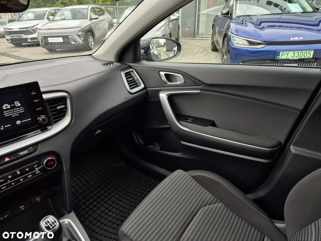 Kia XCeed - 32