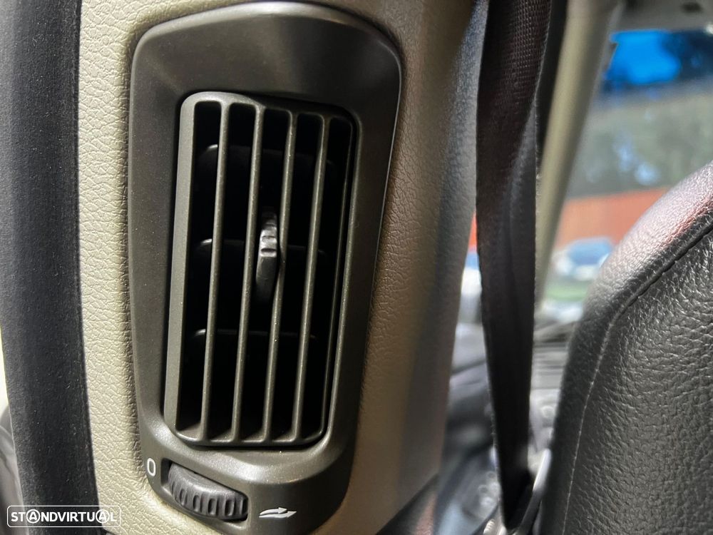 Volvo V70 Crosscountry - 37