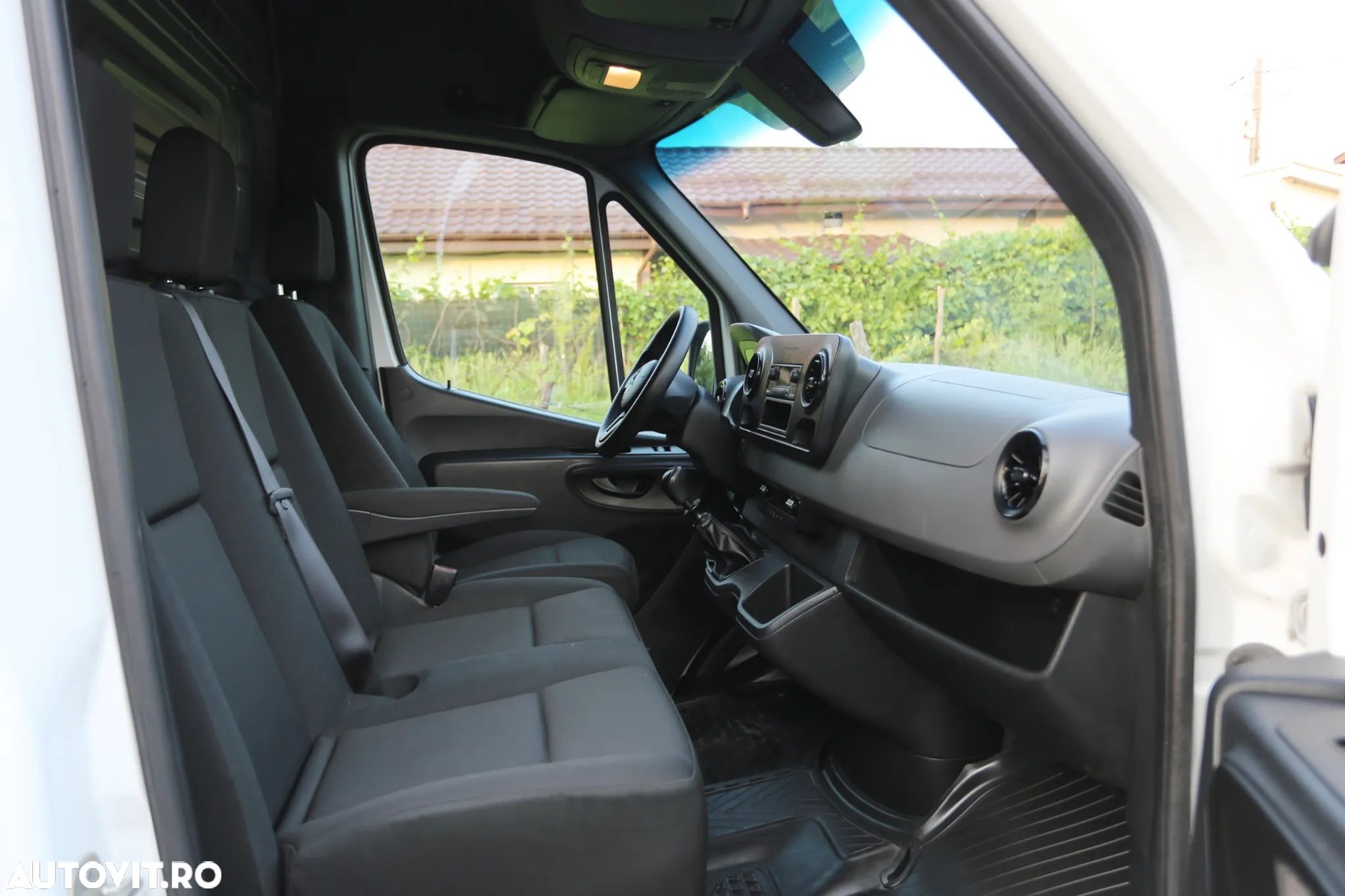 Mercedes-Benz Sprinter - 9