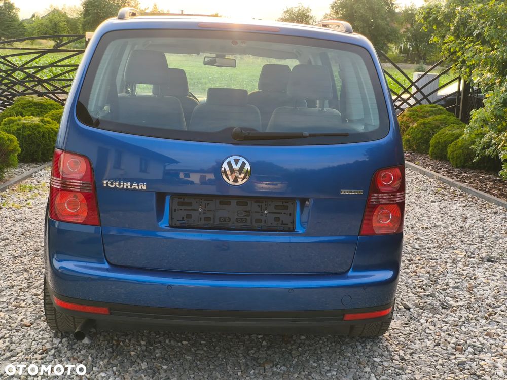 Volkswagen Touran - 5